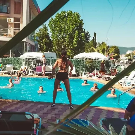 Bohemi 3*