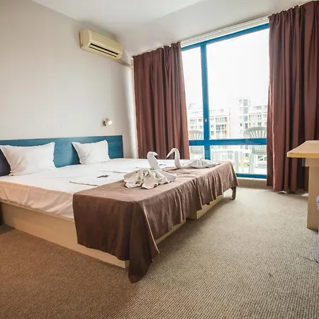 Bohemi And Free Parking 3*