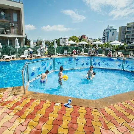 Hotel Bohemi And Free Parking 3*