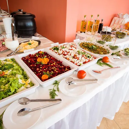 Hotel Bohemi And Free Parking 3*
