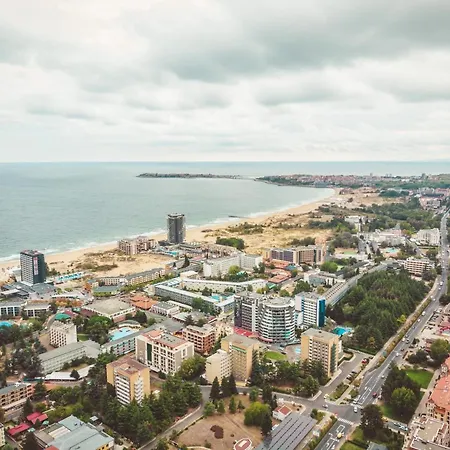 Bohemi And Free Parking Hotel 3*